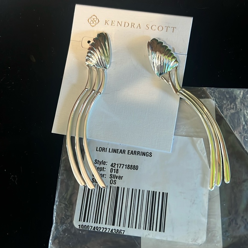 NWT Kendra Scott Lori Linear Silver earrings